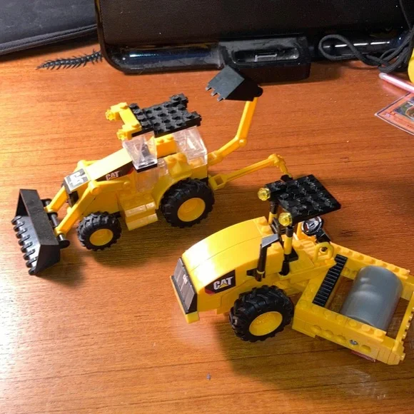 mega block Toys Mega Blok Caterpillar Construction Block